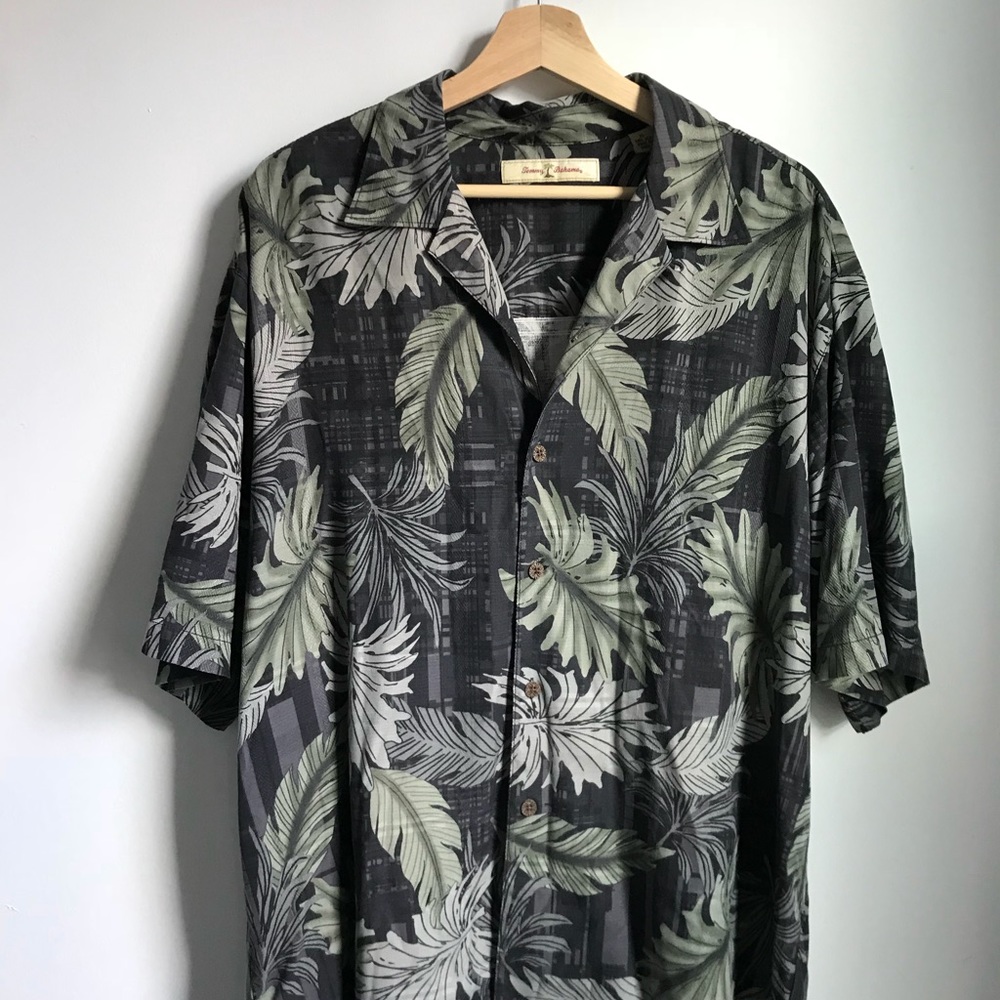 TOMMY BAHAMA Men’s Hawaiian shirt